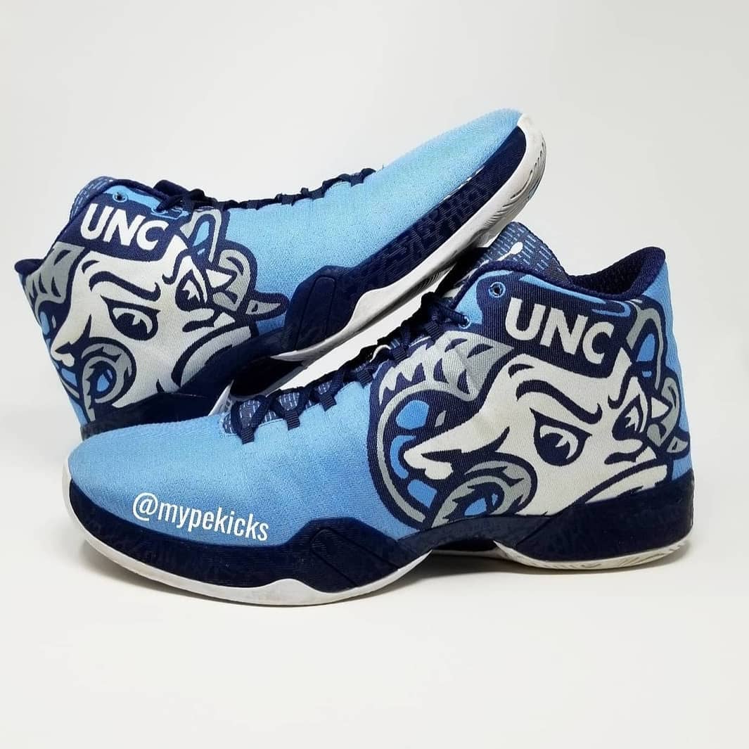 AJ 36 低帮 - 北卡大学队 PE