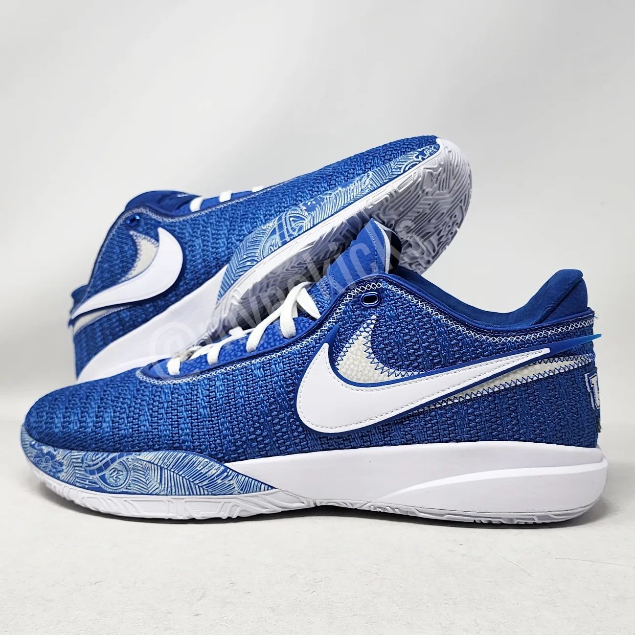 Nike LeBron 20 - Kentucky Wildcats PE