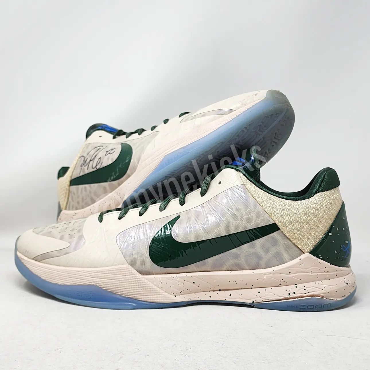 Nike Kobe 5 Protro - Khris Middleton Milwaukee Bucks PE