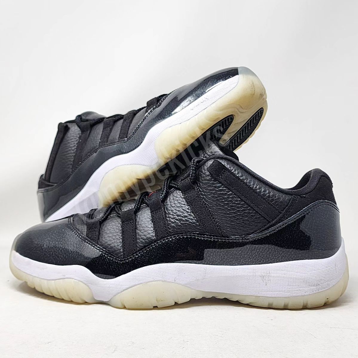 Air Jordan 11 Retro Low - "72-10"