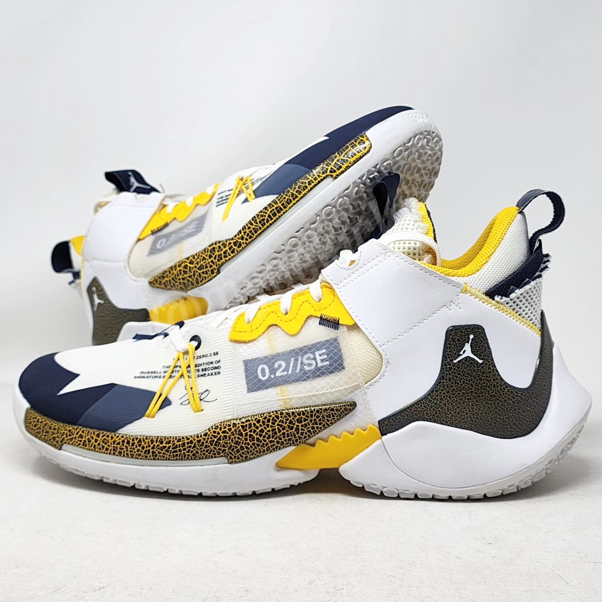 AJ 35 - 黄蜂队 PE