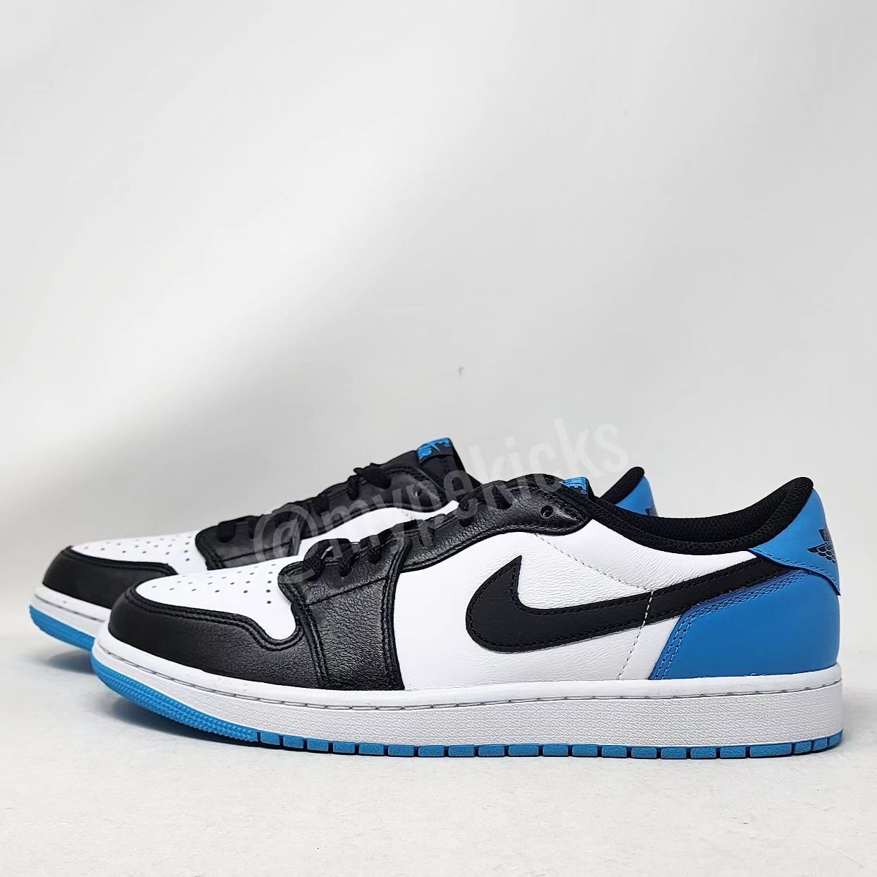 Air Jordan 01 Retro Low OG - Powder Blue