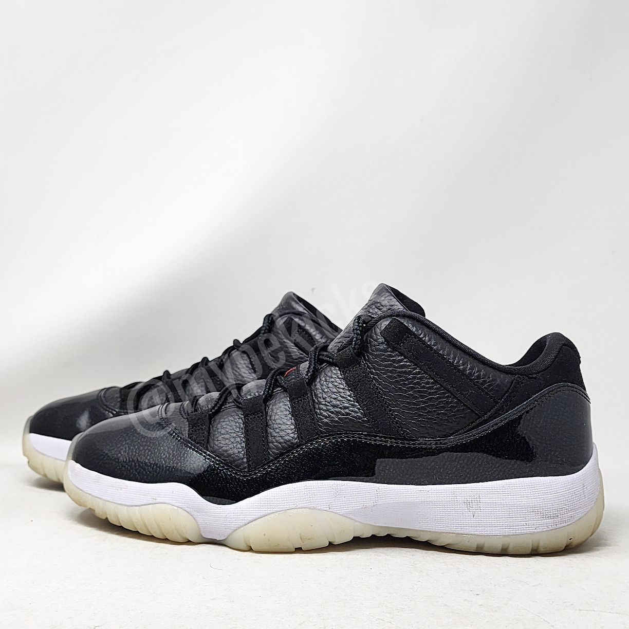 Air Jordan 11 Retro Low - "72-10"