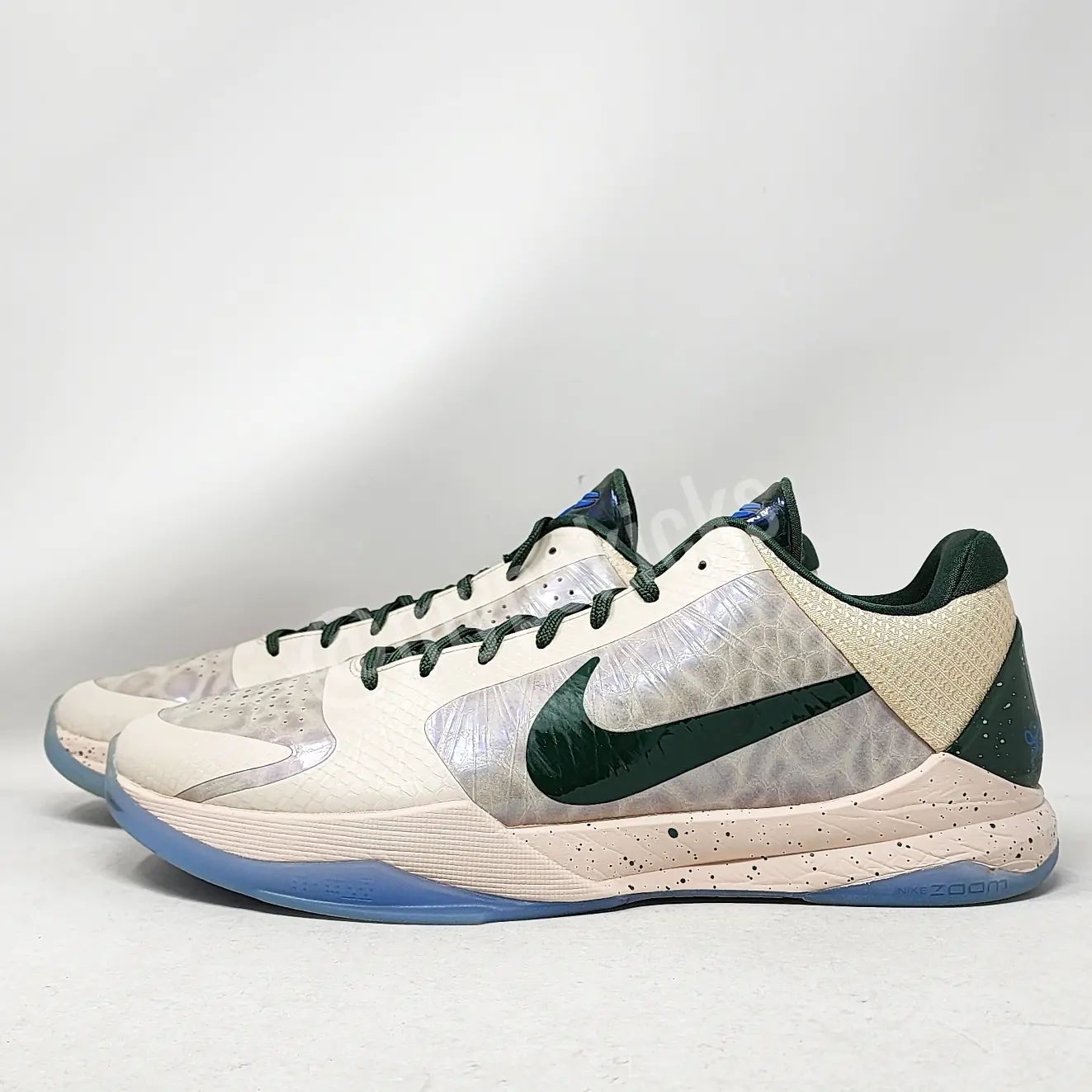 Nike Kobe 5 Protro - Khris Middleton Milwaukee Bucks PE