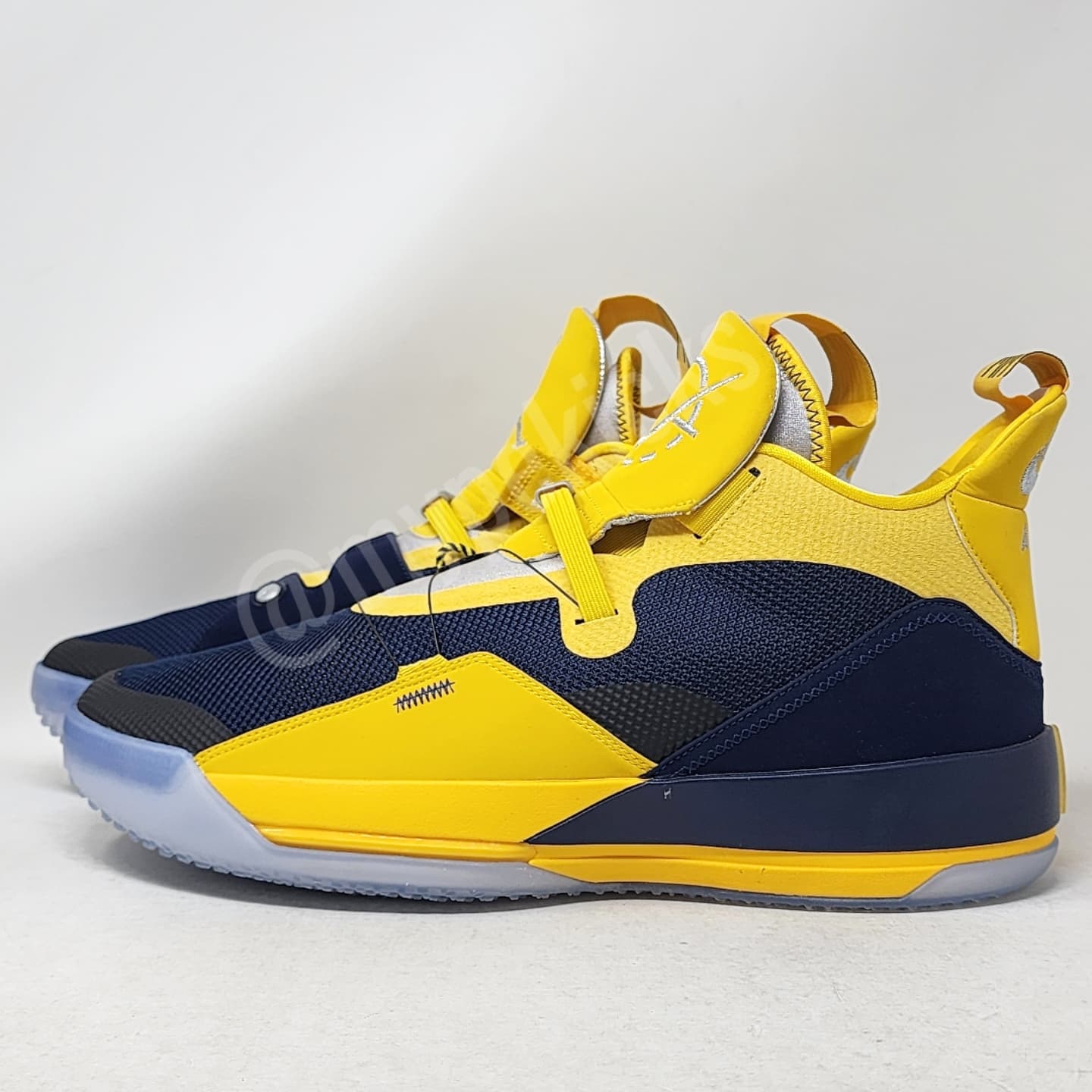 Air Jordan 33 - Victor Oladipo Indiana Pacers PE