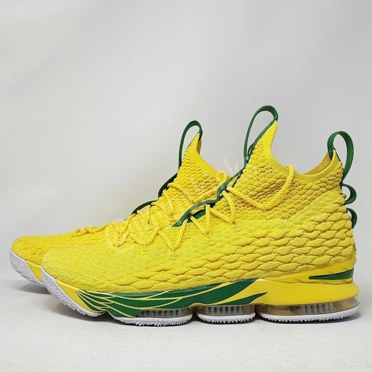 Nike LeBron 15 - Oregon Ducks PE