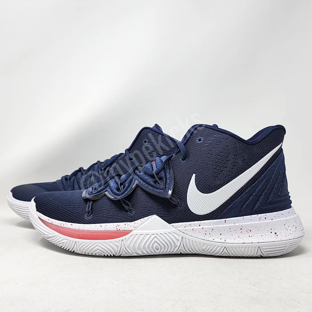 Nike Kyrie 5 - UConn Huskies PE