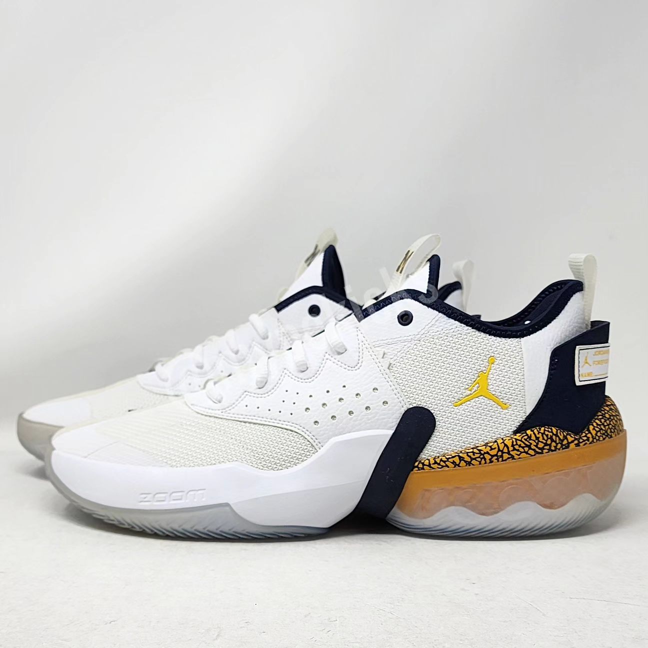 Jordan React Elevation Low - Michigan Wolverines PE