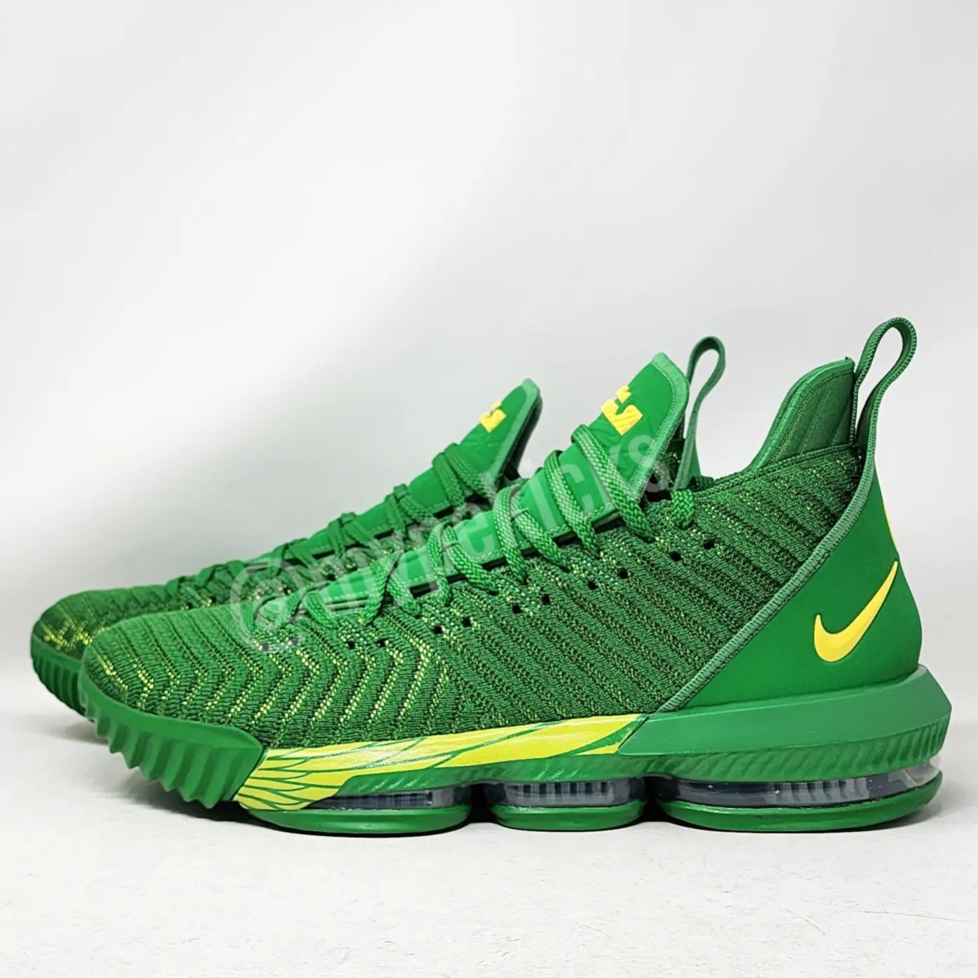 Nike LeBron 16 - Oregon Ducks PE