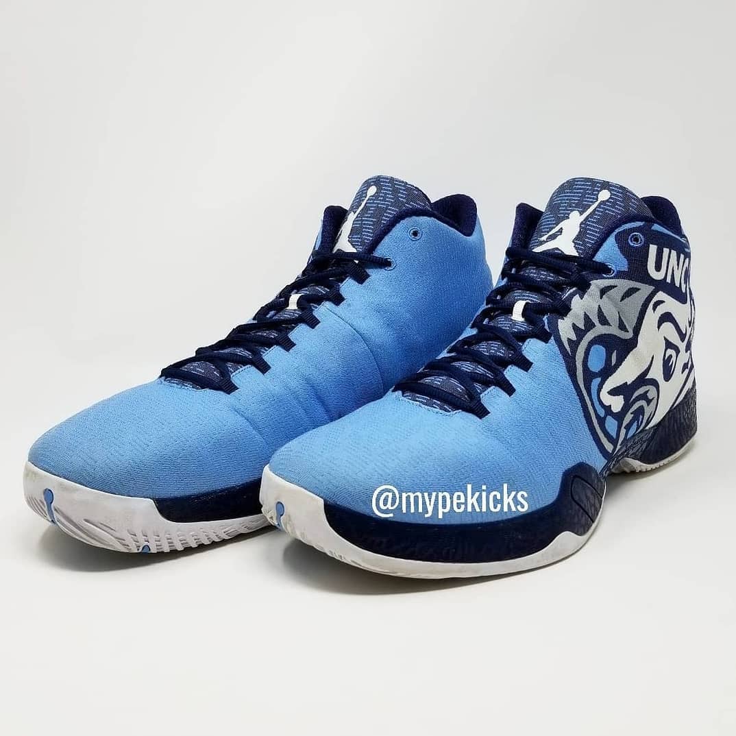 AJ 36 低帮 - 北卡大学队 PE