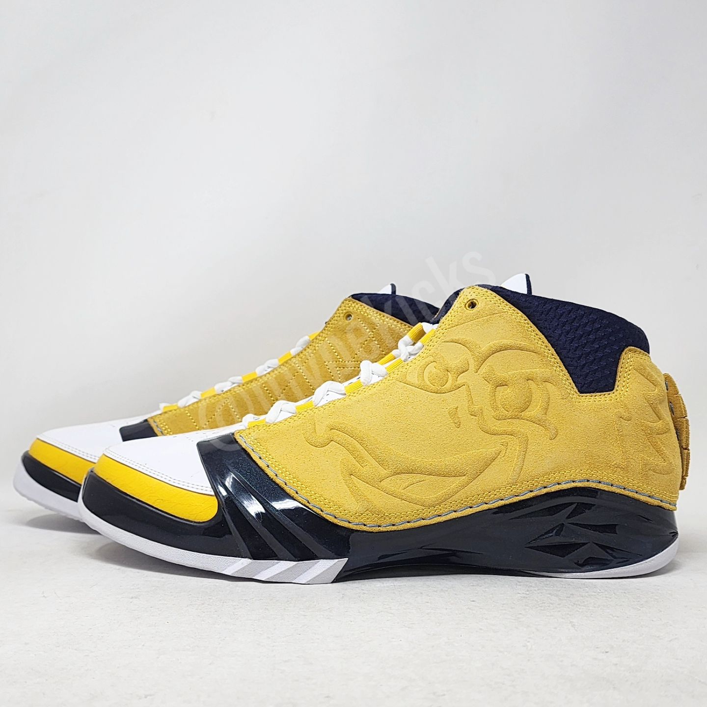 Air Jordan 23 Retro - Marquette Golden Eagles PE