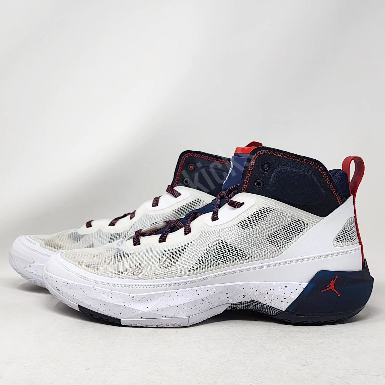Air Jordan 37 - Howard Bisons PE