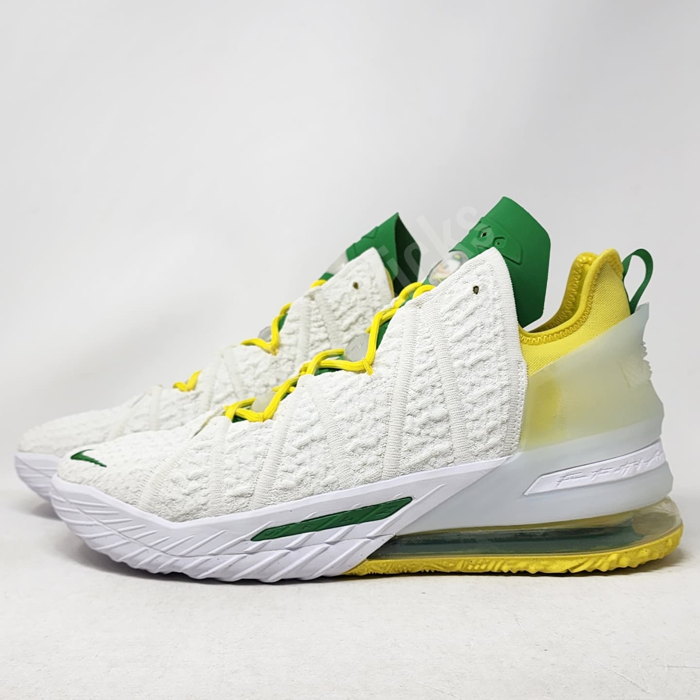Nike LeBron 18 - Oregon Ducks PE