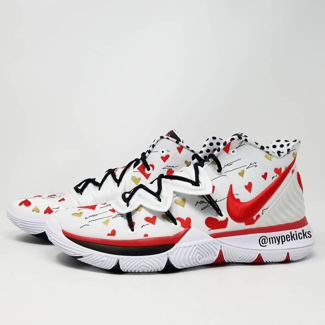 Nike Kyrie 5 SR - I Love You Mom PE