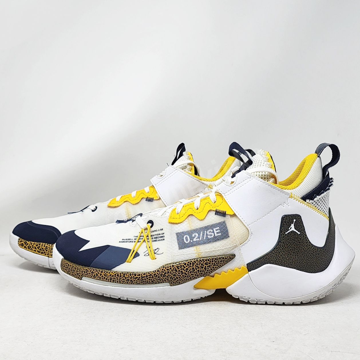 AJ 35 - 黄蜂队 PE