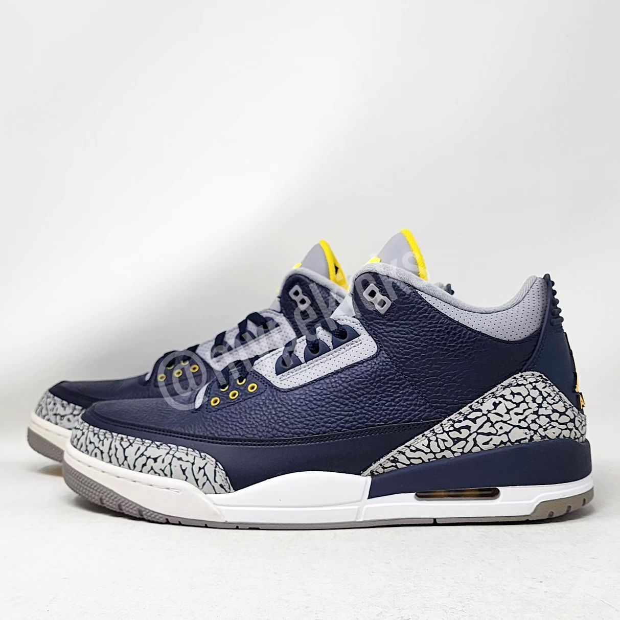 Air Jordan 03 Retro - Michigan Wolverines PE