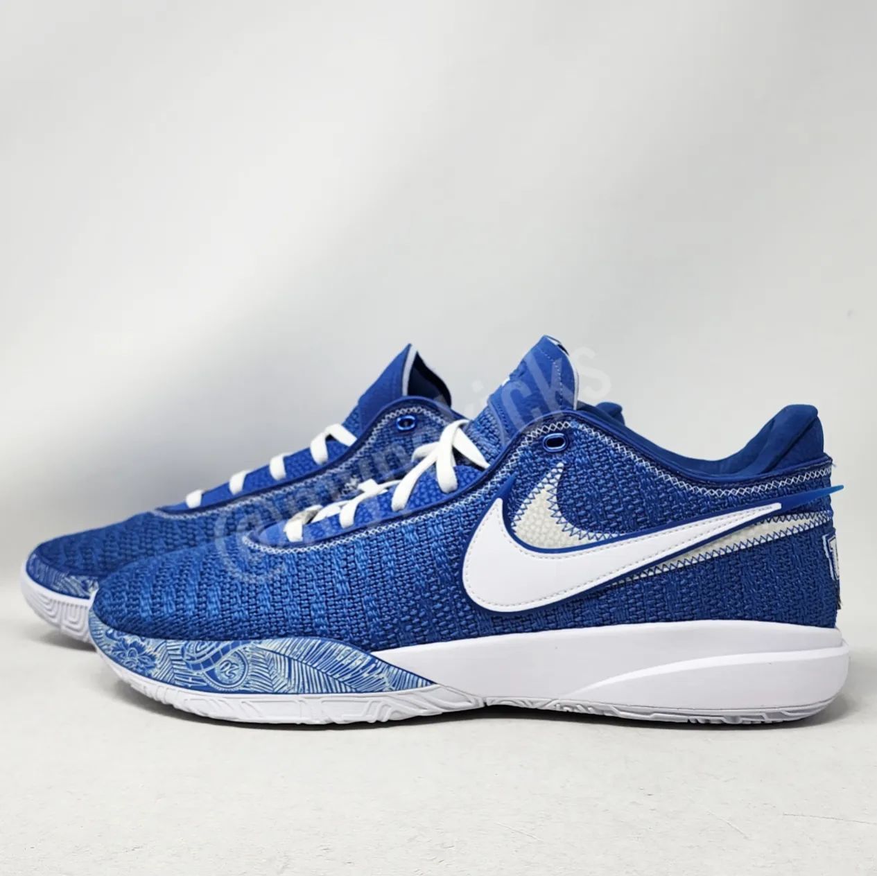 Nike LeBron 20 - Kentucky Wildcats PE