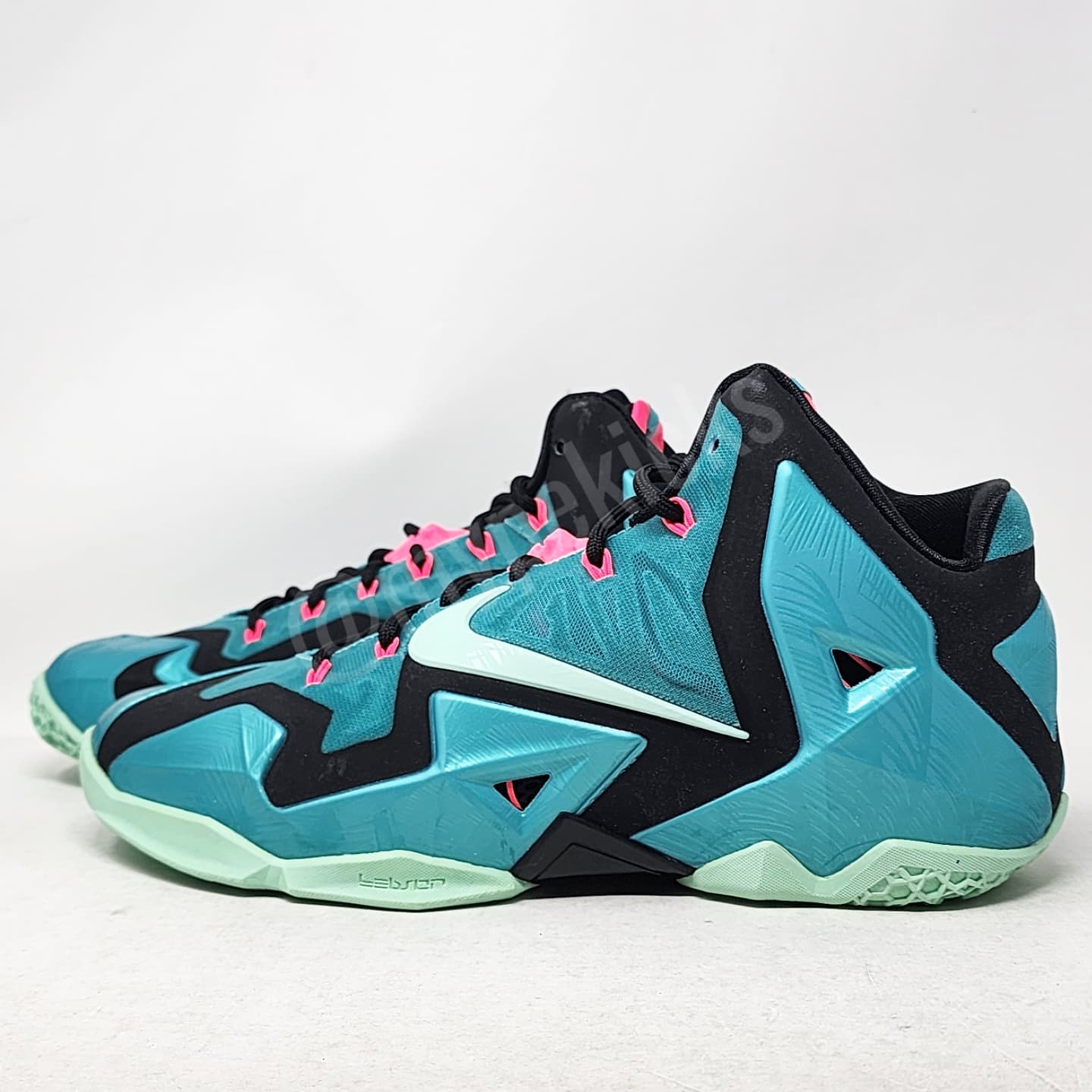 Nike LeBron 11 - "South Beach"