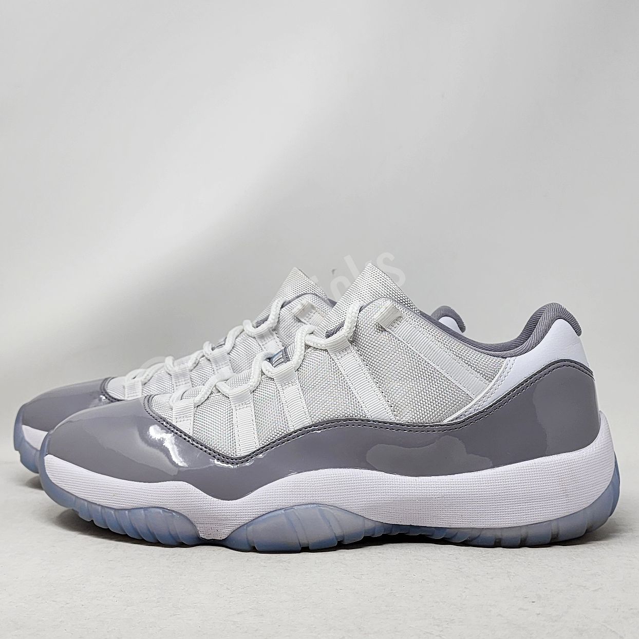 Air Jordan 11 Retro Low - Cement Grey