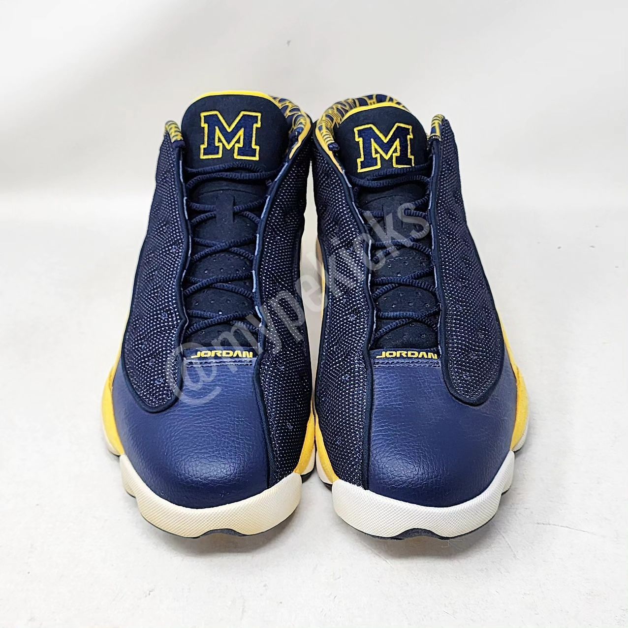 Air Jordan 13 Retro Low - Michigan Wolverines PE