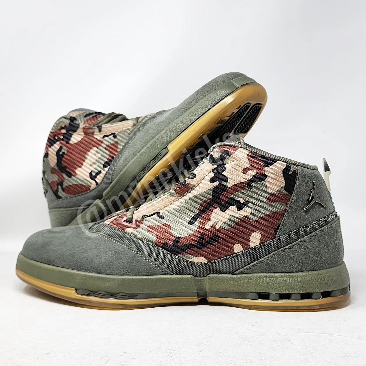 Air Jordan 16 Retro - Bismack Biyombo PE