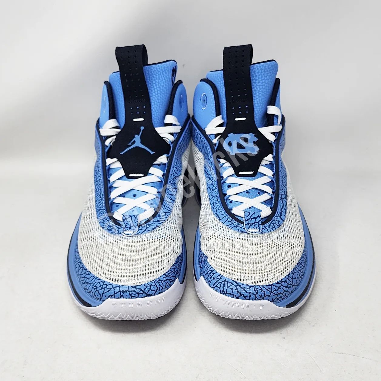 AJ 36 低帮 - 北卡大学队 PE
