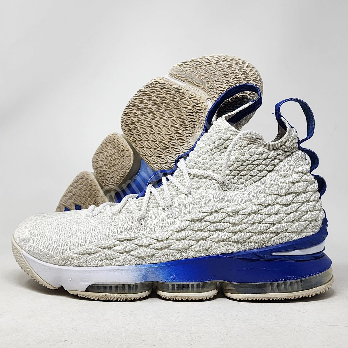 Nike LeBron 15 - Kentucky Wildcats PE