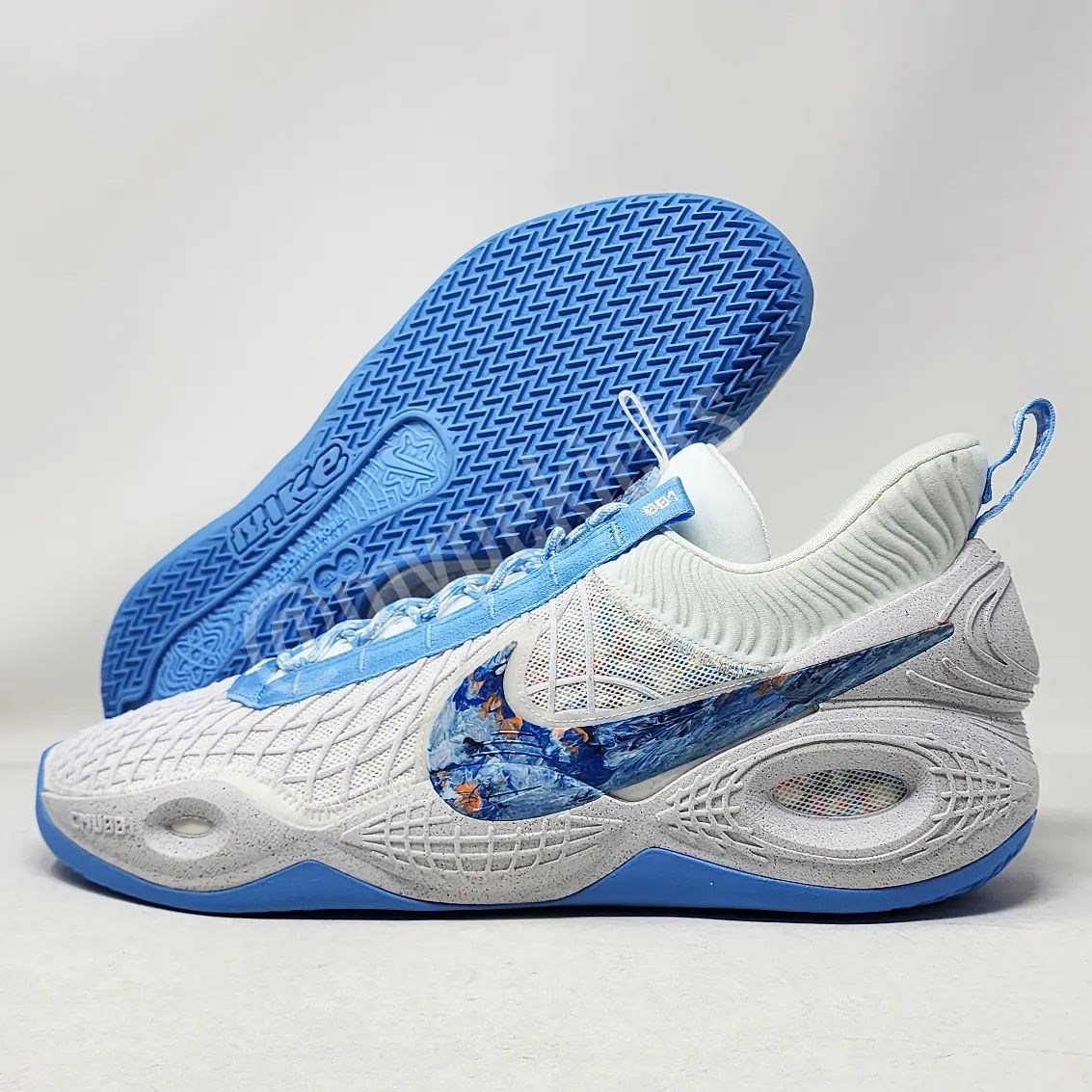 Nike Cosmic Unity - Anthony Davis Los Angeles Lakers PE