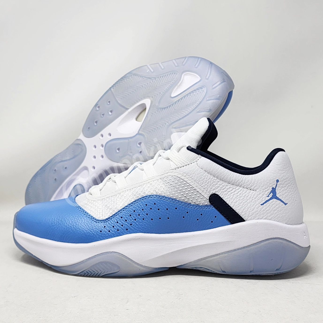 Air Jordan 11 CMFT Low - UNC Tar Heels PE