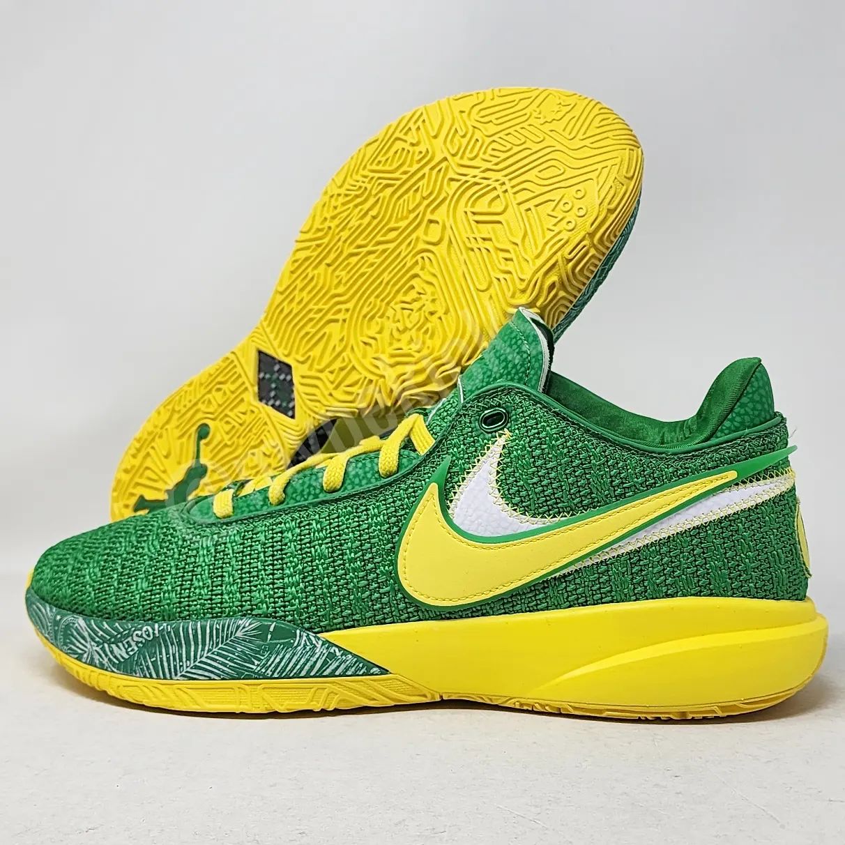 Nike LeBron 20 - Oregon Ducks PE