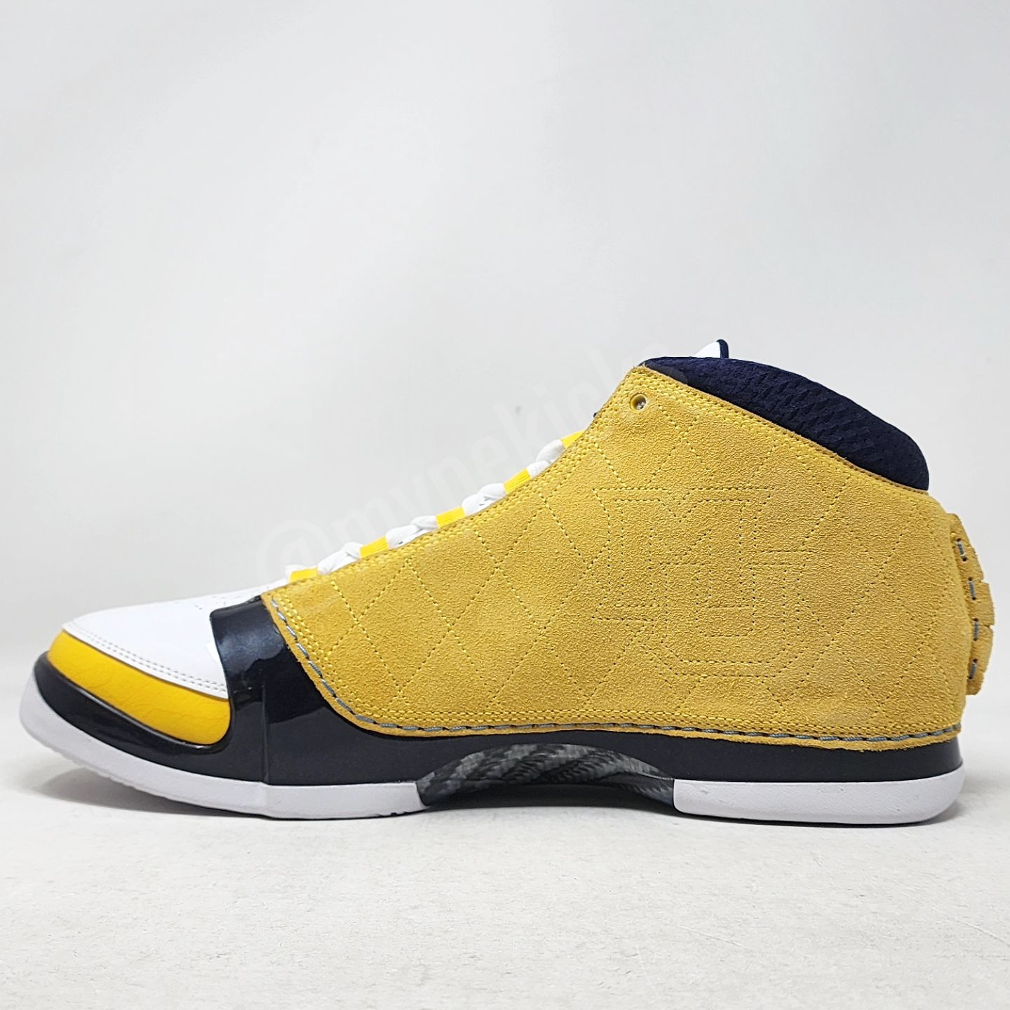 Air Jordan 23 Retro - Marquette Golden Eagles PE