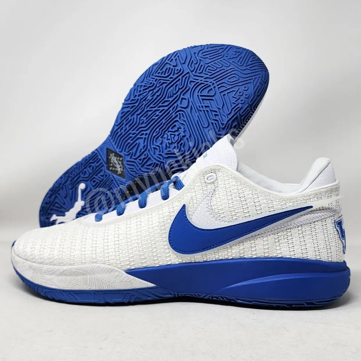 Nike LeBron 20 - Kentucky Wildcats PE