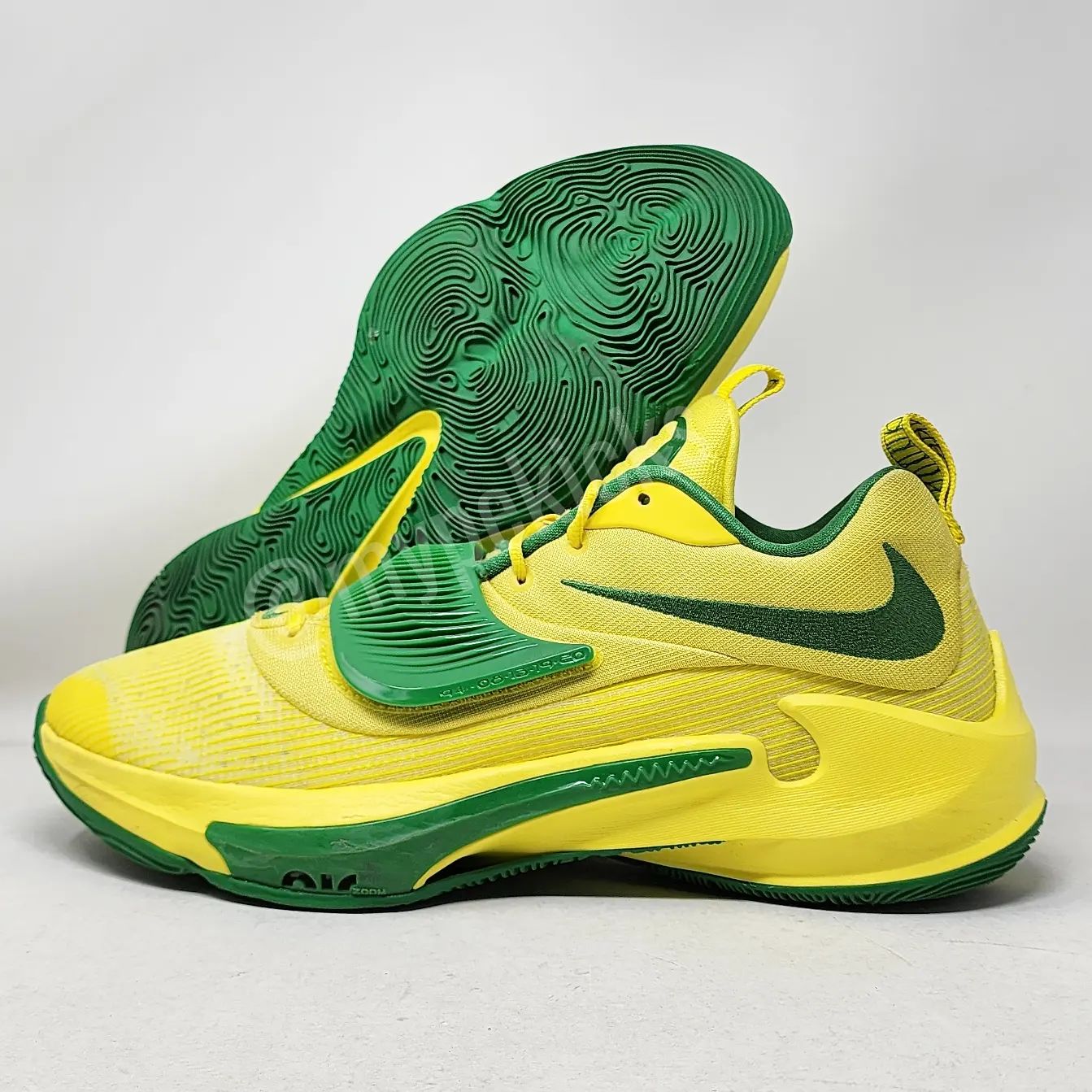 Nike Zoom Freak 3 - Oregon Ducks PE