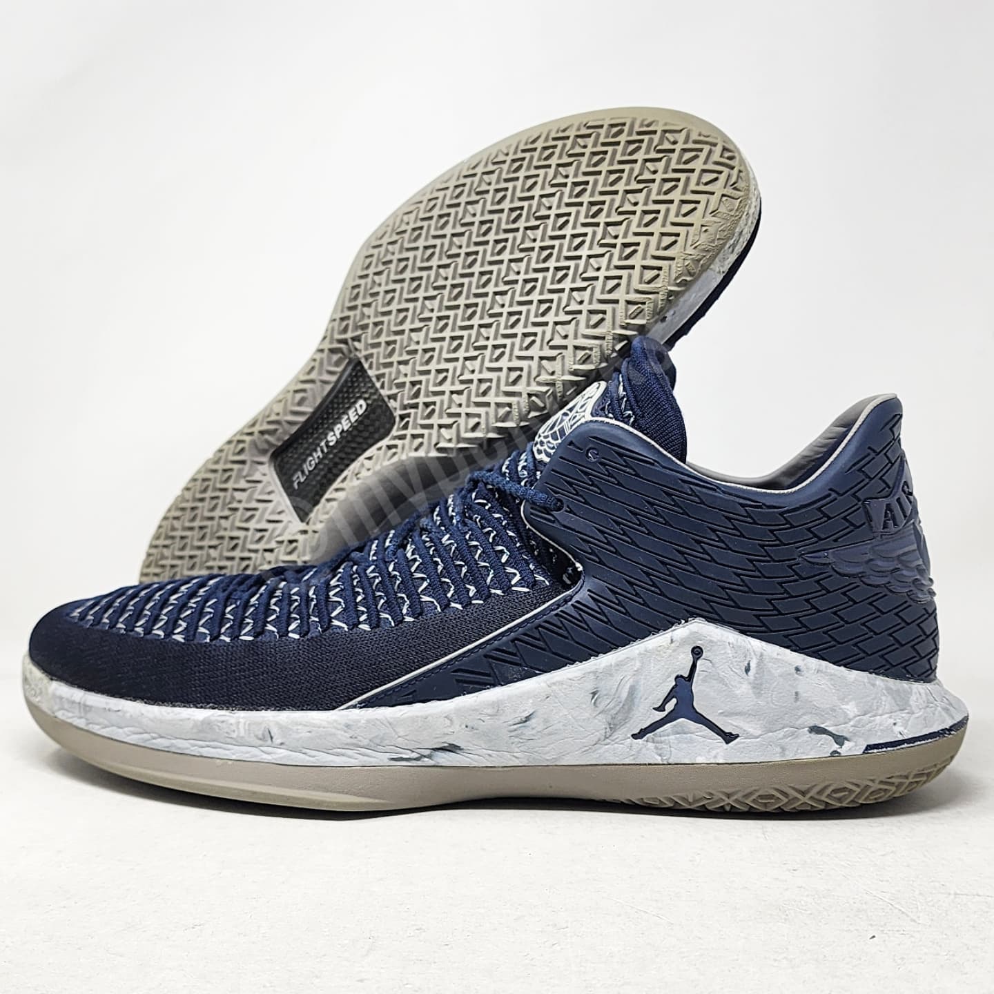 Air Jordan 32 Low - Georgetown Hoyas PE