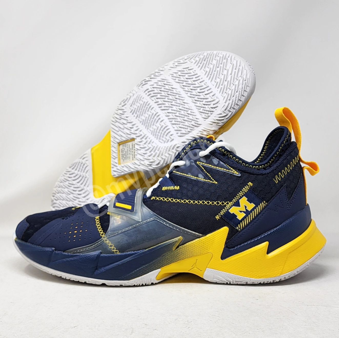 AJ 35 - 黄蜂队 PE