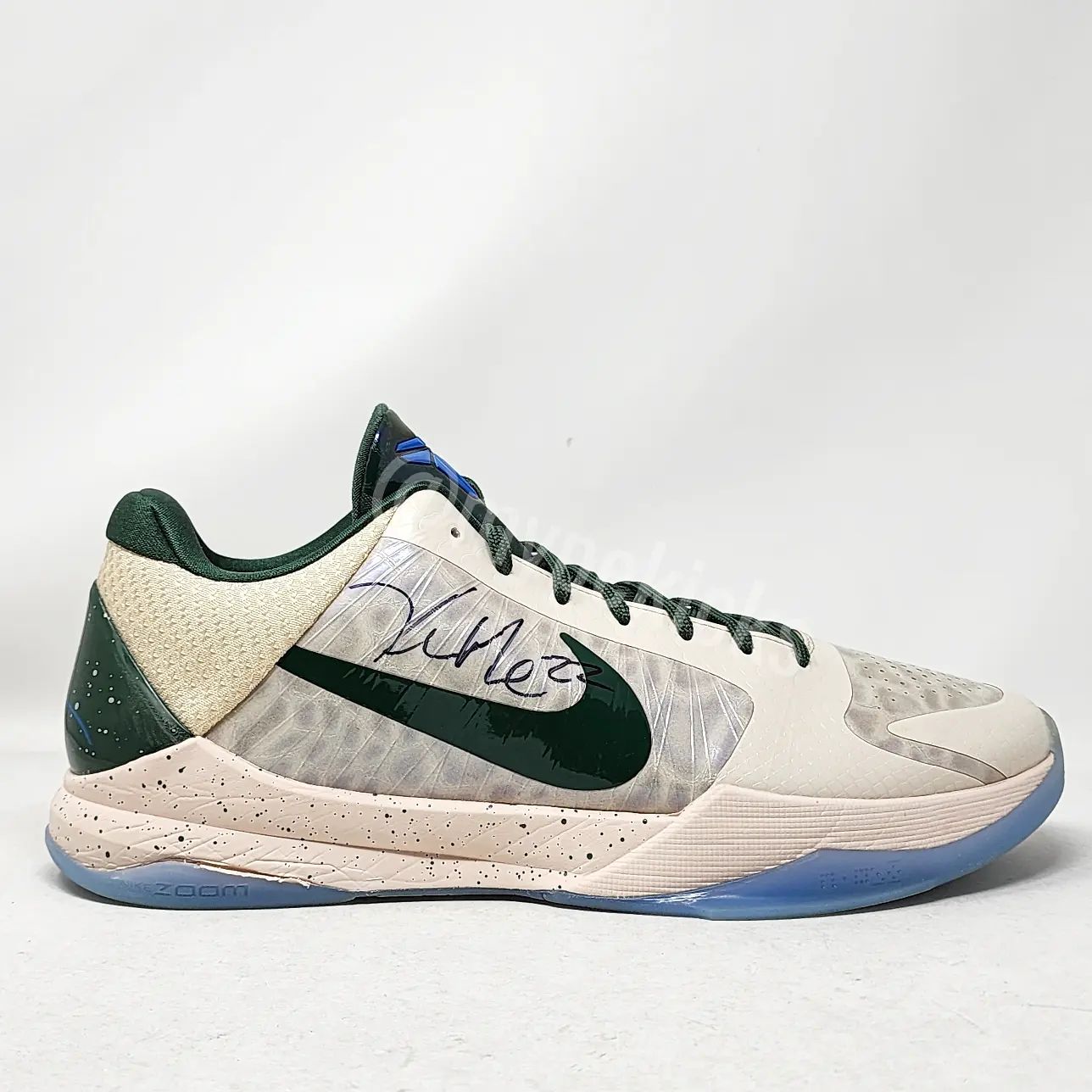 Nike Kobe 5 Protro - Khris Middleton Milwaukee Bucks PE