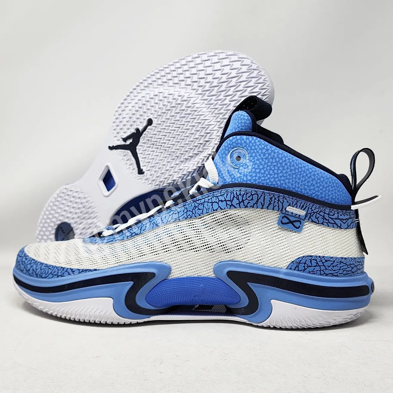 AJ 36 低帮 - 北卡大学队 PE