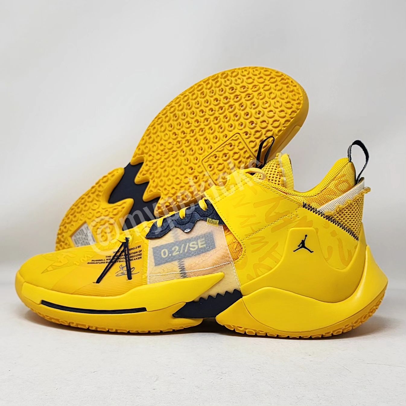 AJ 35 - 黄蜂队 PE