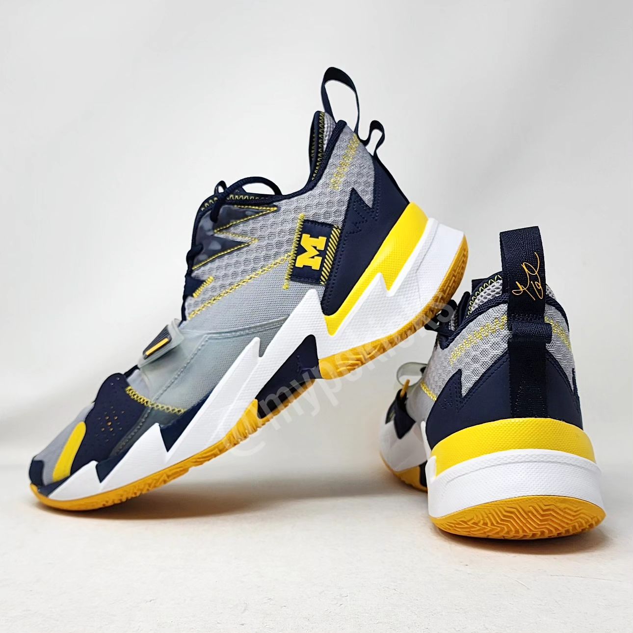 AJ 35 - 黄蜂队 PE