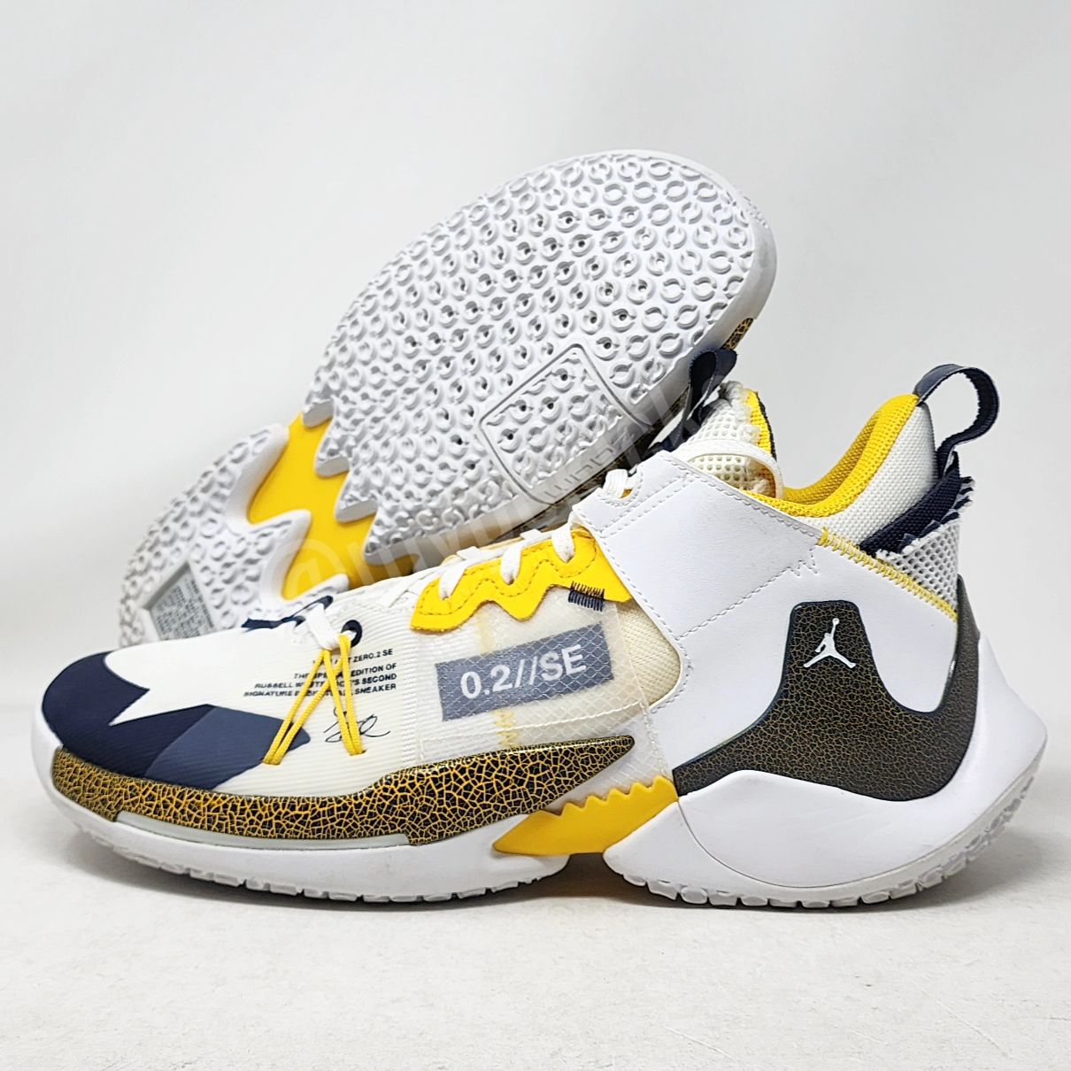 AJ 35 - 黄蜂队 PE