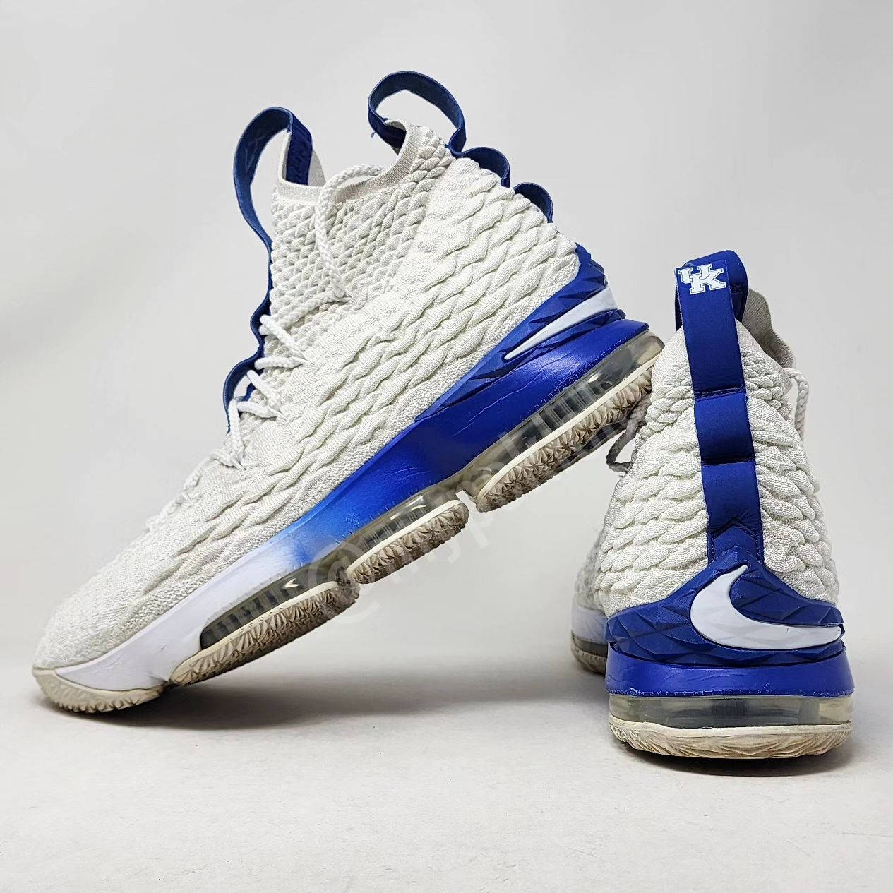 Nike LeBron 15 - Kentucky Wildcats PE