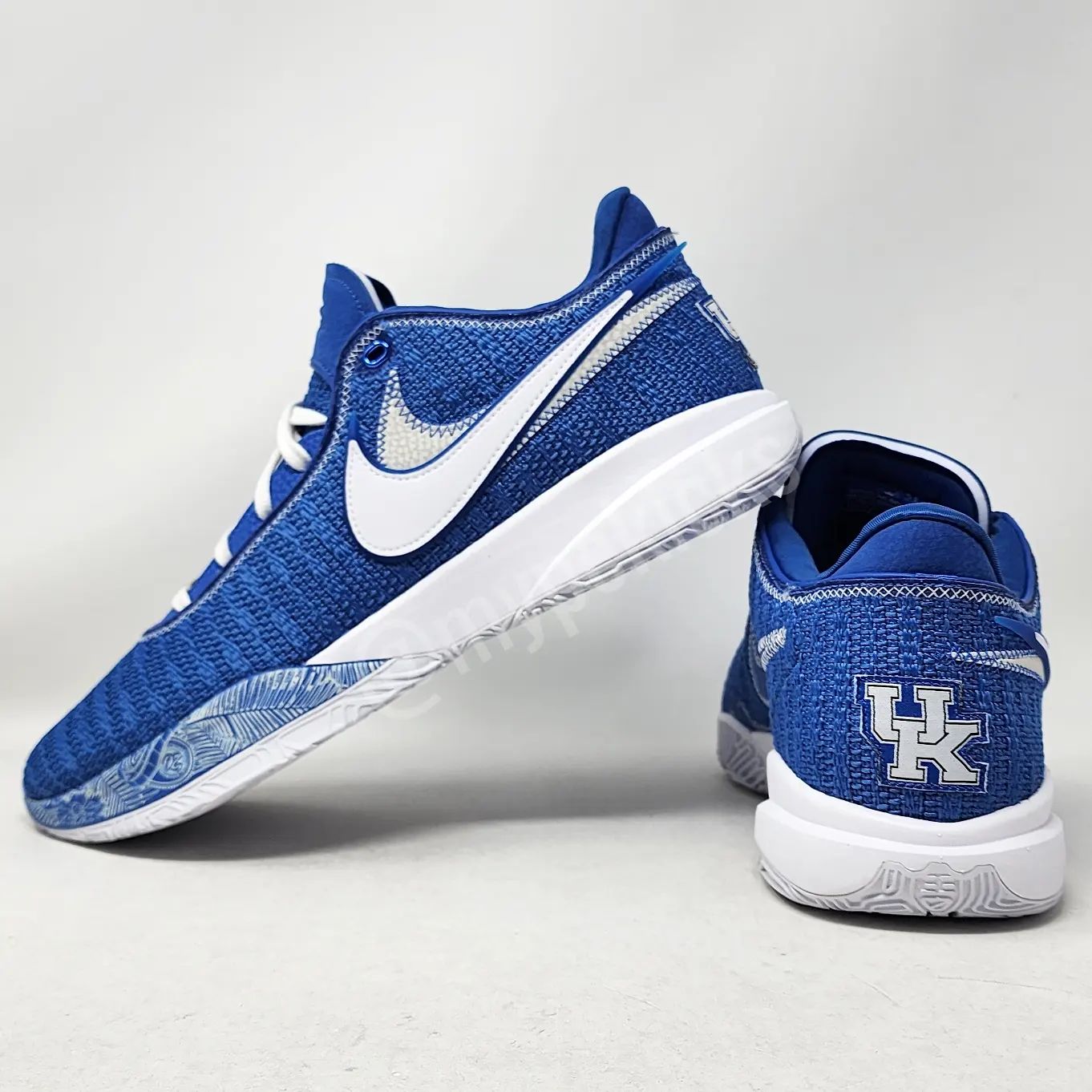 Nike LeBron 20 - Kentucky Wildcats PE