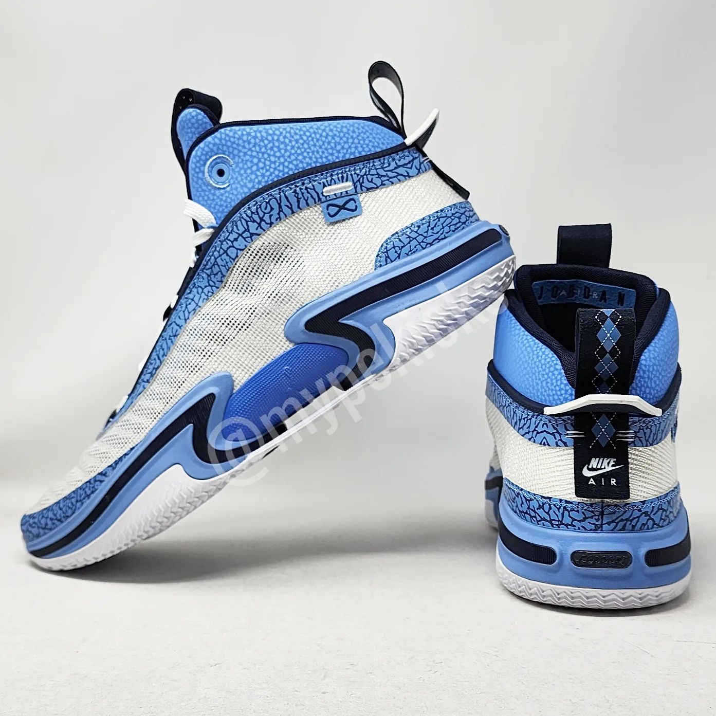 AJ 36 低帮 - 北卡大学队 PE