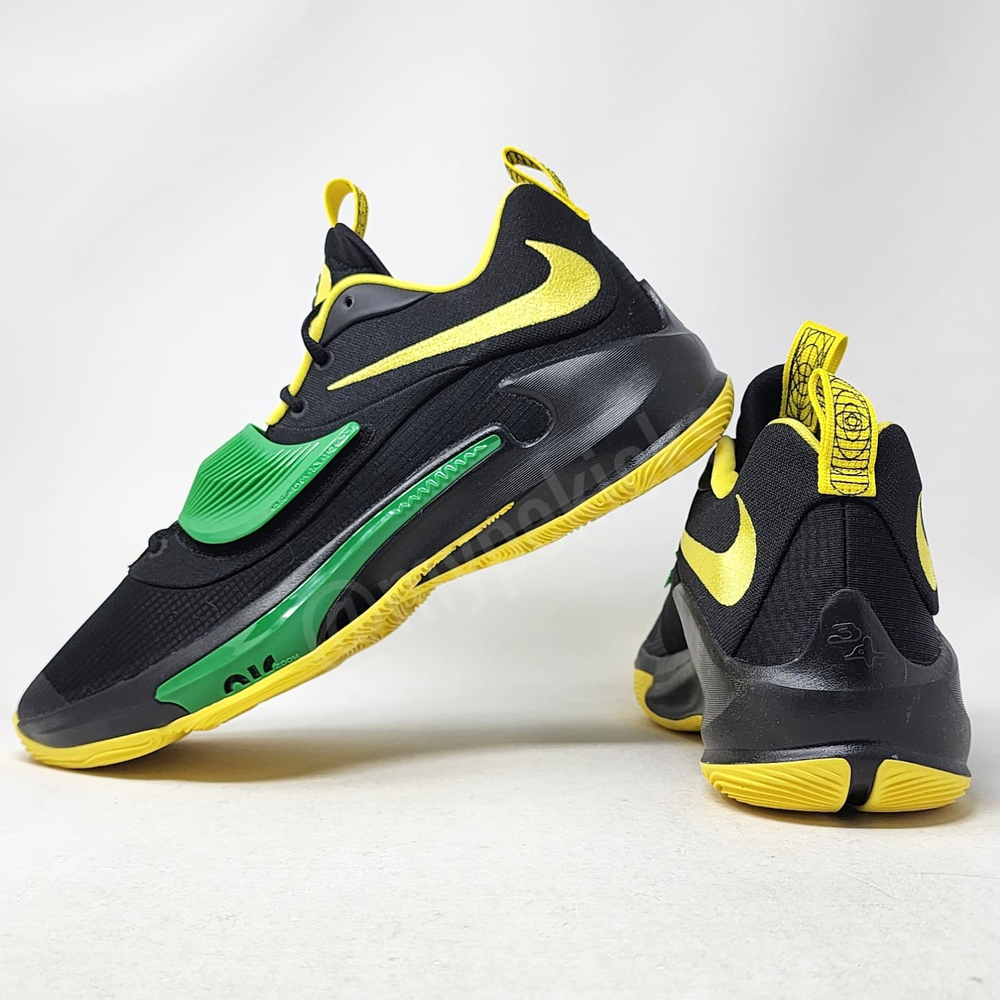 Nike Zoom Freak 3 - Oregon Ducks PE