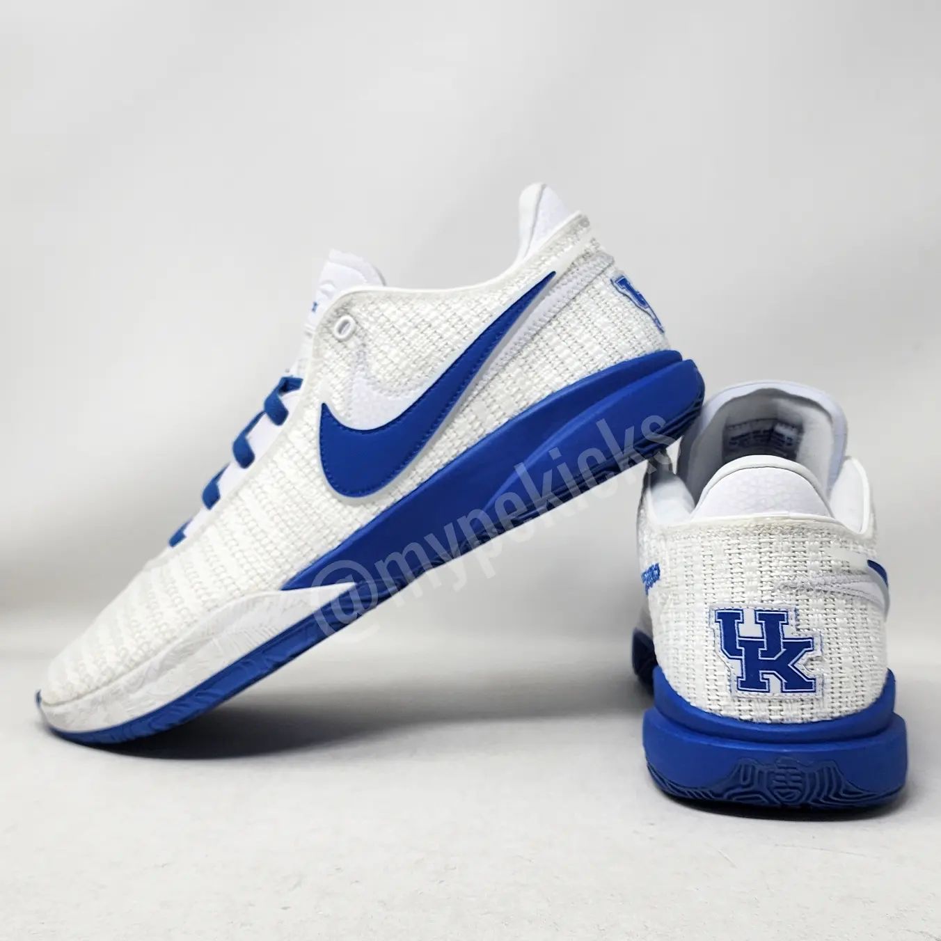 Nike LeBron 20 - Kentucky Wildcats PE