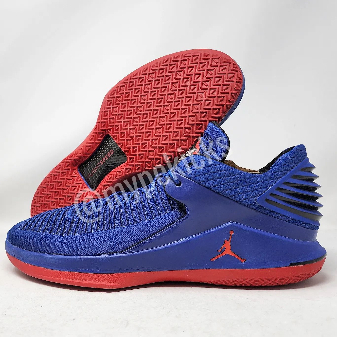 AJ 32 低帮 - 德拉蒙德活塞队 PE