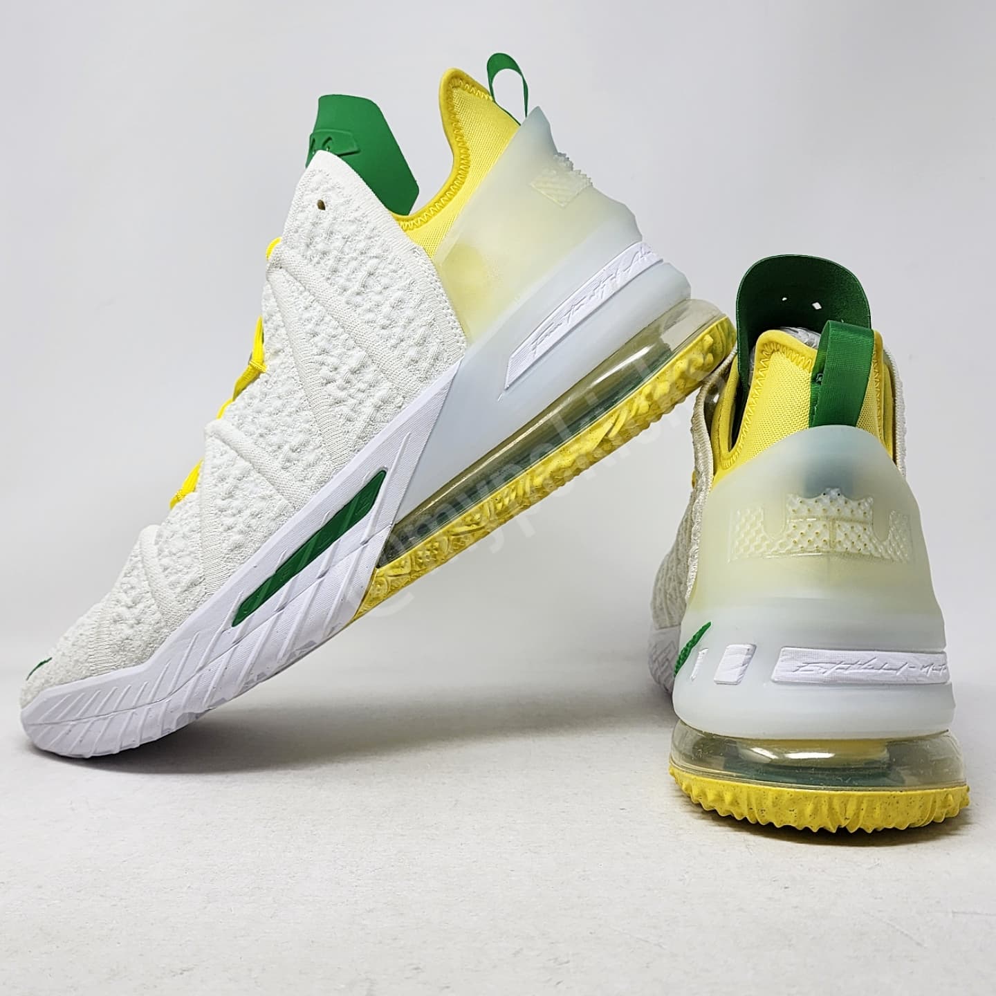 Nike LeBron 18 - Oregon Ducks PE