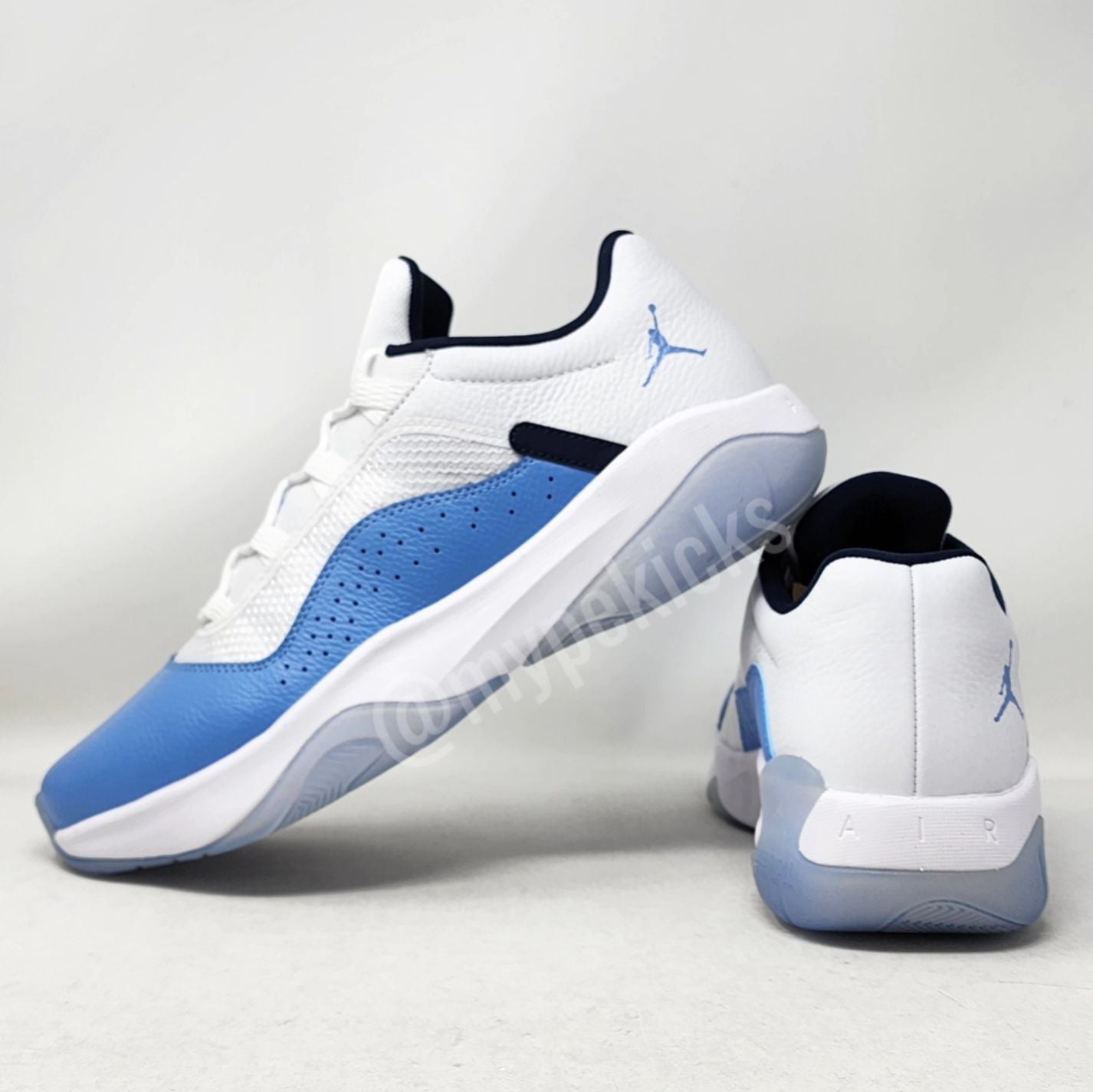 Air Jordan 11 CMFT Low - UNC Tar Heels PE