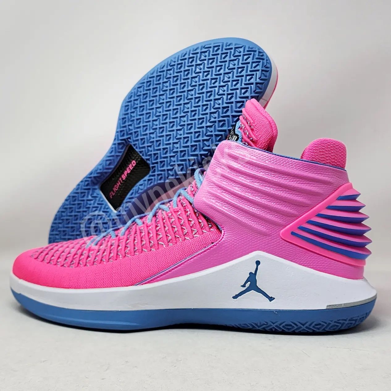 Air Jordan 32 - UNC Tar Heels PE