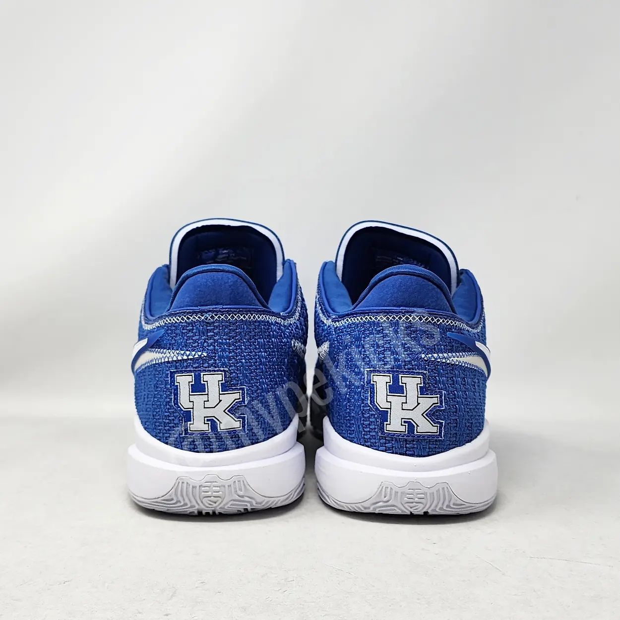 Nike LeBron 20 - Kentucky Wildcats PE